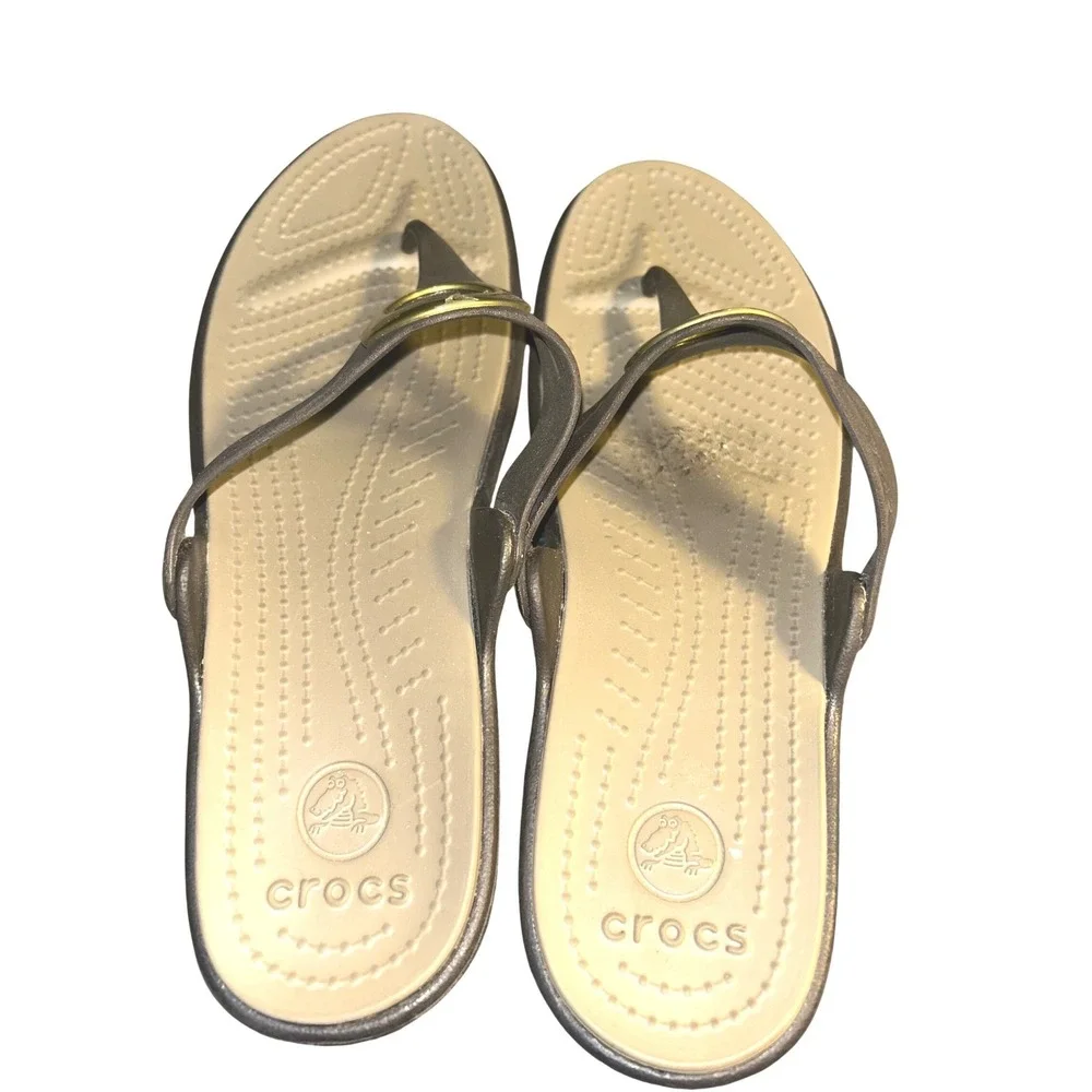 Crocs Sanrah Wedge Flip Flops Brown Tan Gold Ring Sandals Womens 11